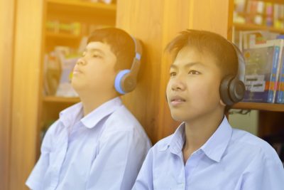 Music in the classroom: support for learning or source of distraction?