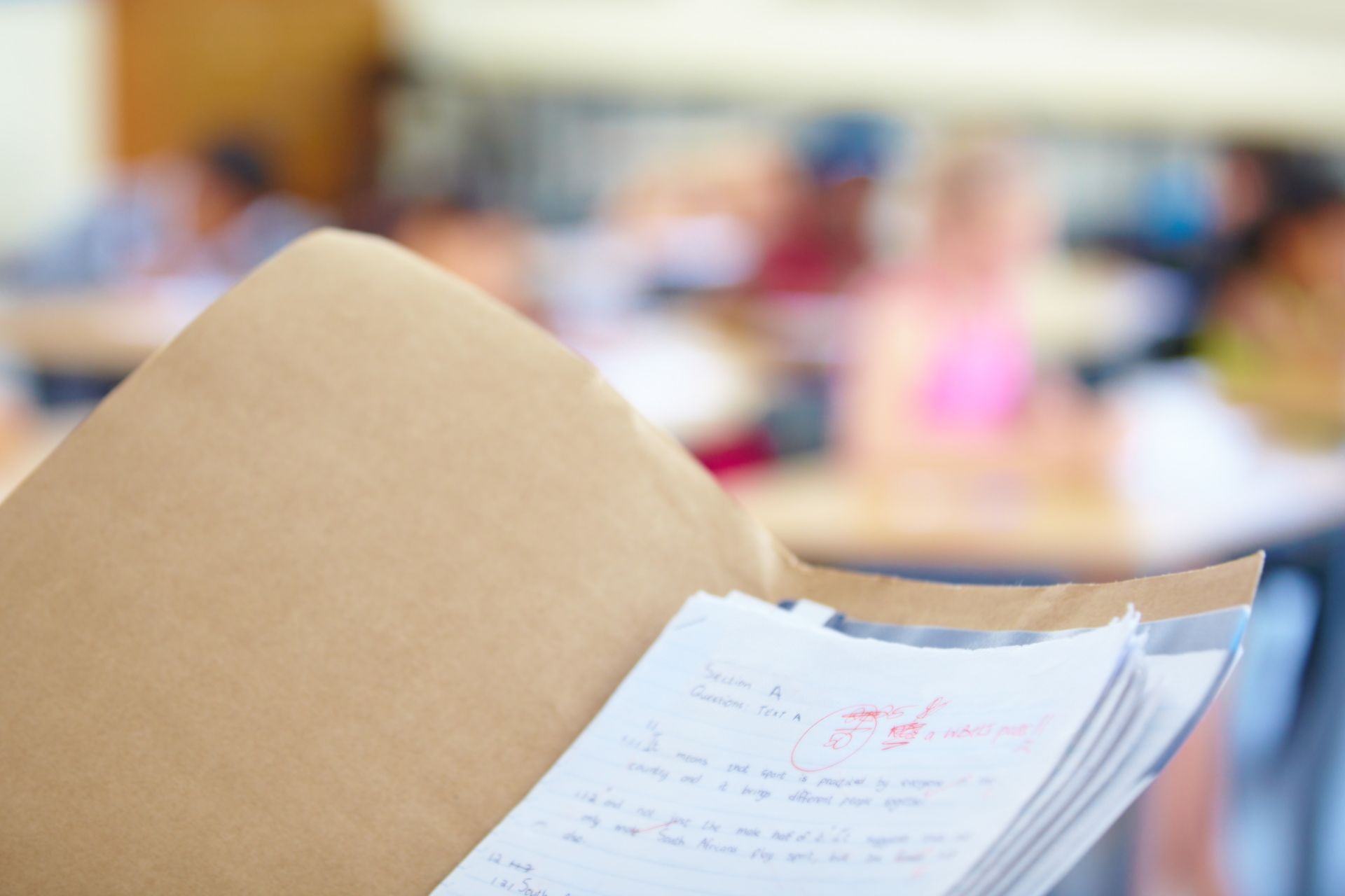 Colour-coded school reports get mixed reception